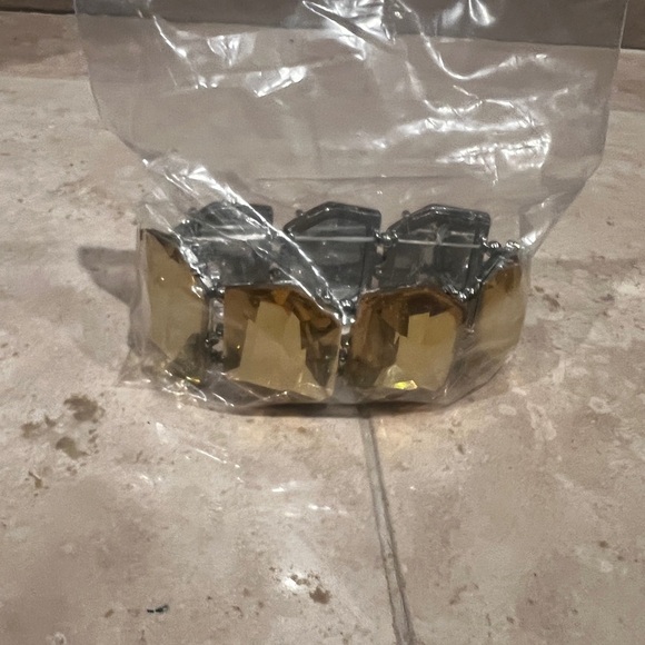 NWT Boutique Yellow Gemstone Bracelet - Picture 6 of 6